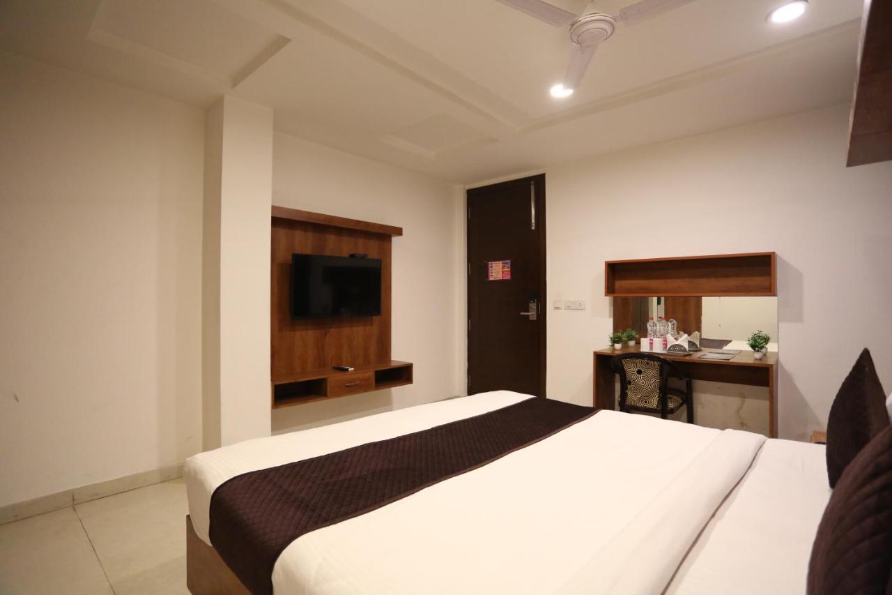 Hotel Sm Suits Near Delhi Airport-Unit By Grand Urban Luxury New Delhi Eksteriør billede