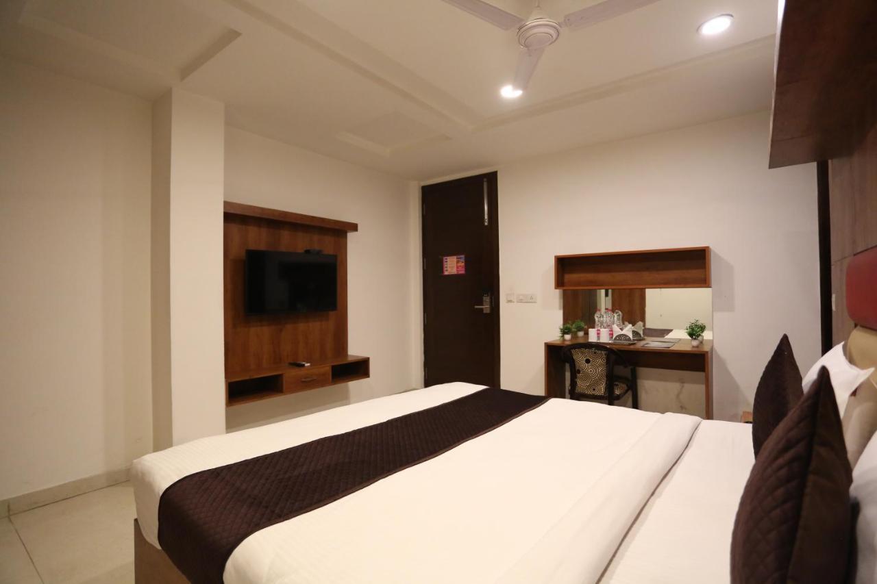 Hotel Sm Suits Near Delhi Airport-Unit By Grand Urban Luxury New Delhi Eksteriør billede